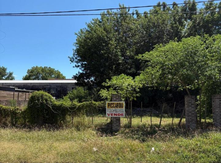 Terreno · 813m²