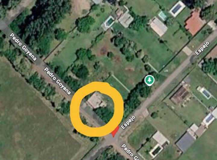 Terreno · 803m²