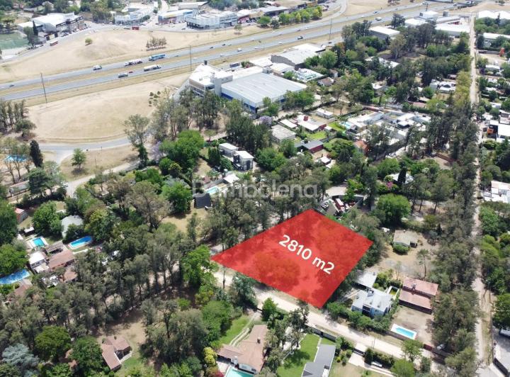 Terreno · 2810m²