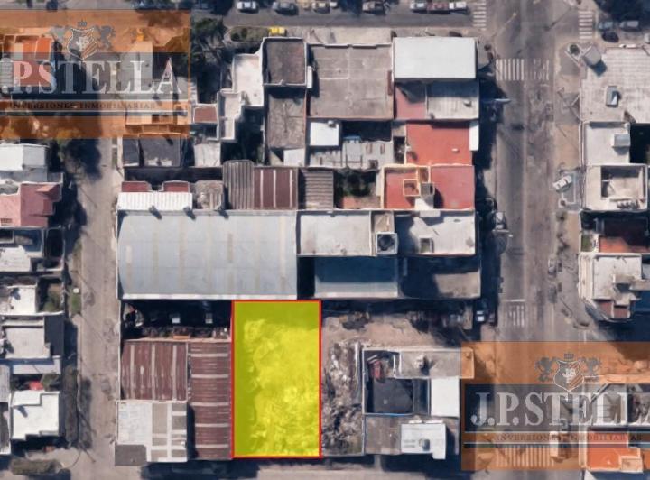 Terreno · 734m²