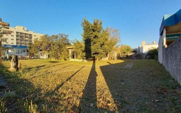 Terreno · 216m²