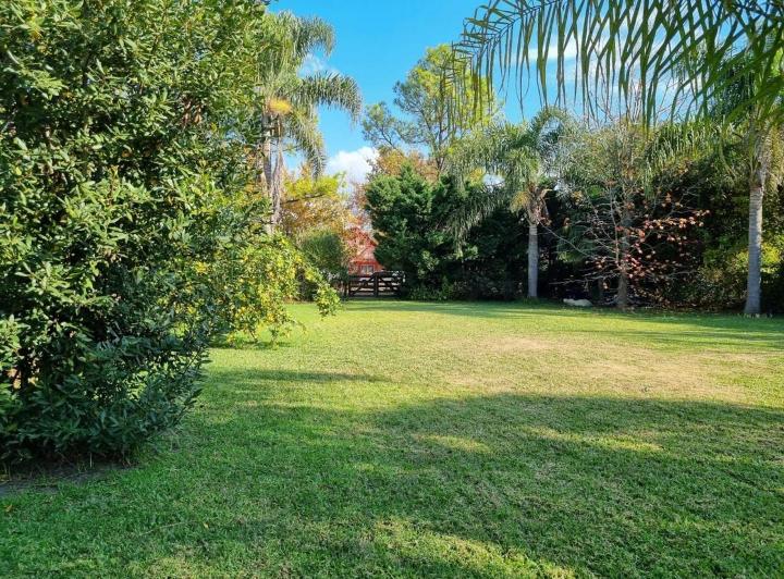 Terreno · 866m²