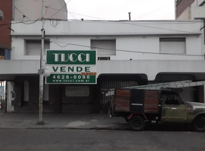Terreno · 915m²