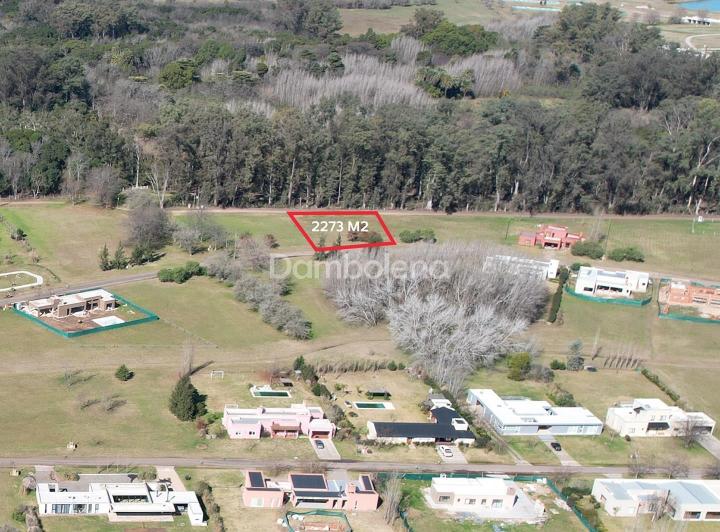 Terreno · 2022m²