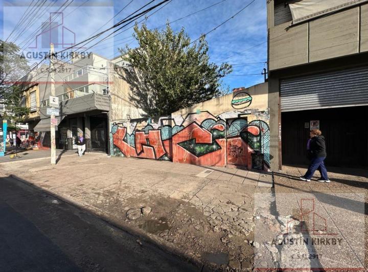 Terreno · 180m² · 5 Ambientes