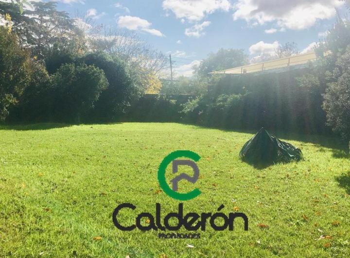 Terreno · 974m²