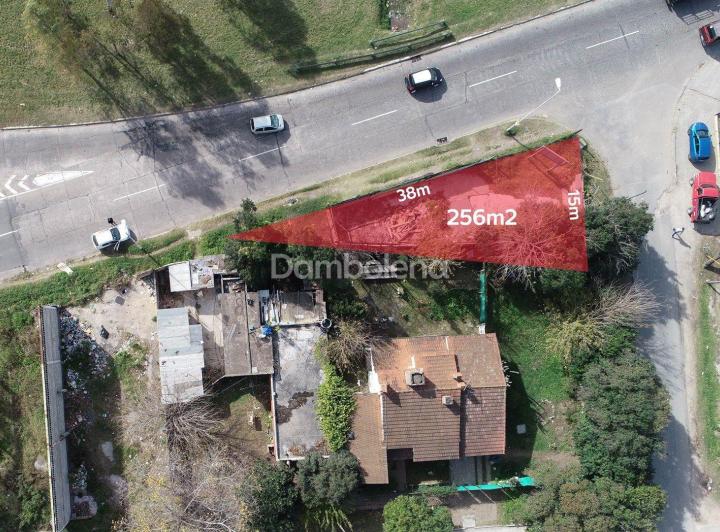 Terreno · 256m²