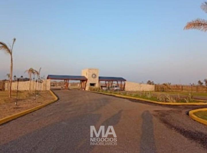 Terreno · 300m²