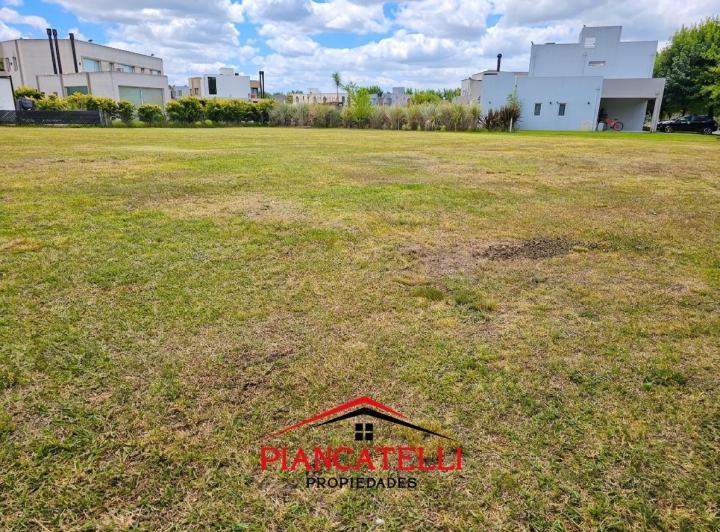Terreno · 1080m²
