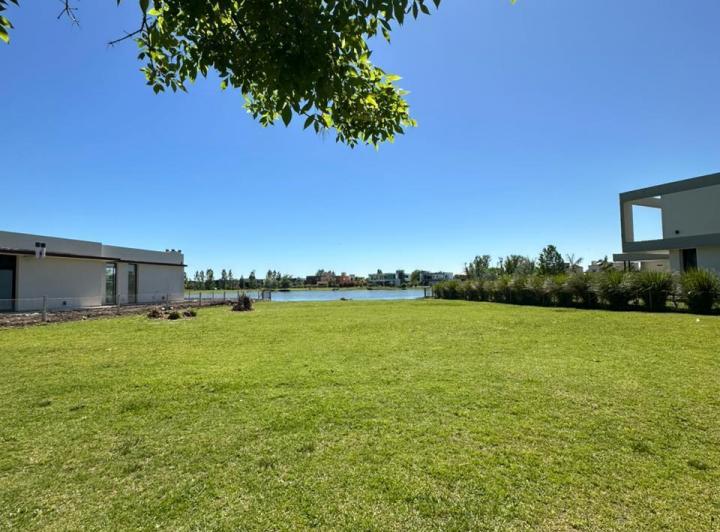 Terreno · 1141m²
