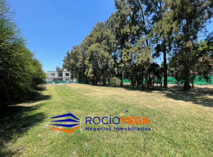 Terreno · 710m²