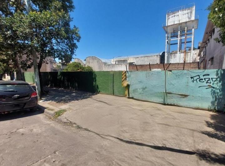 Terreno · 840m²