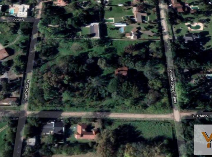 Terreno · 1400m²