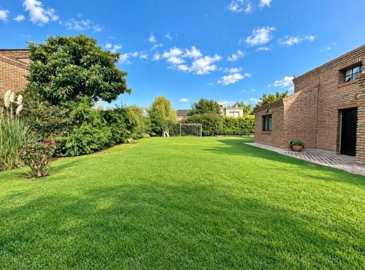 Terreno · 300m²