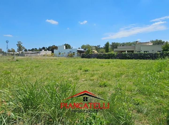Terreno · 900m²