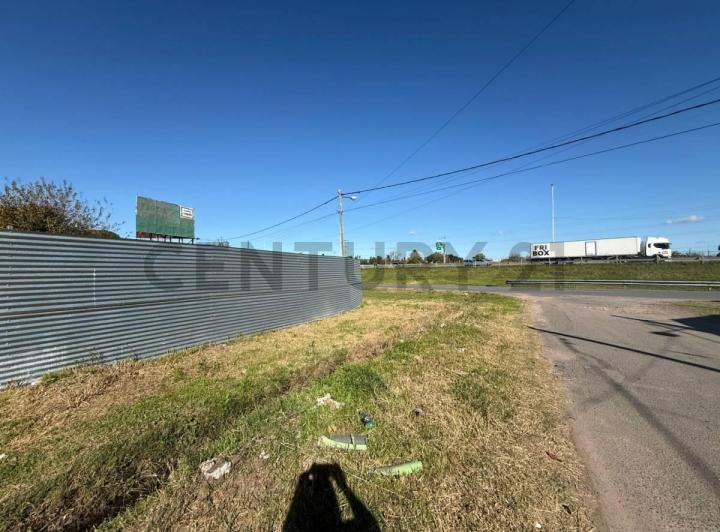 Terreno · 215m²