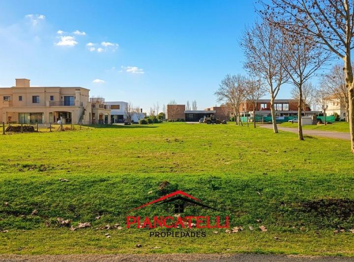 Terreno · 900m²