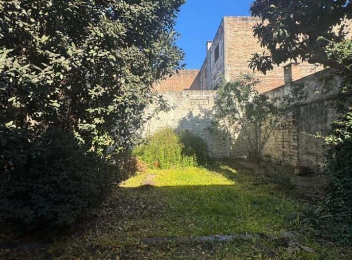 Terreno · 104m²