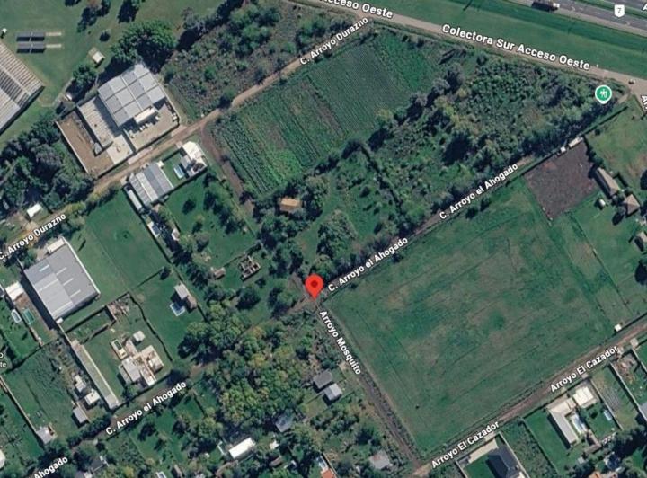 Terreno · 882m²