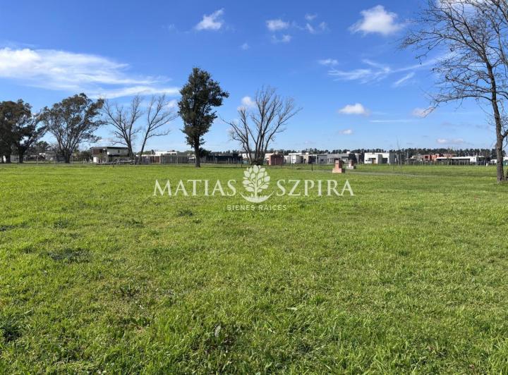 Terreno · 862m²