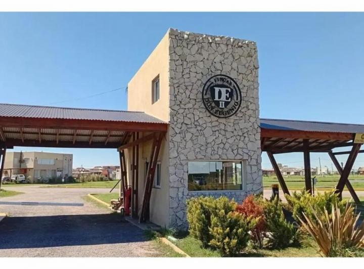 Terreno · 300m²