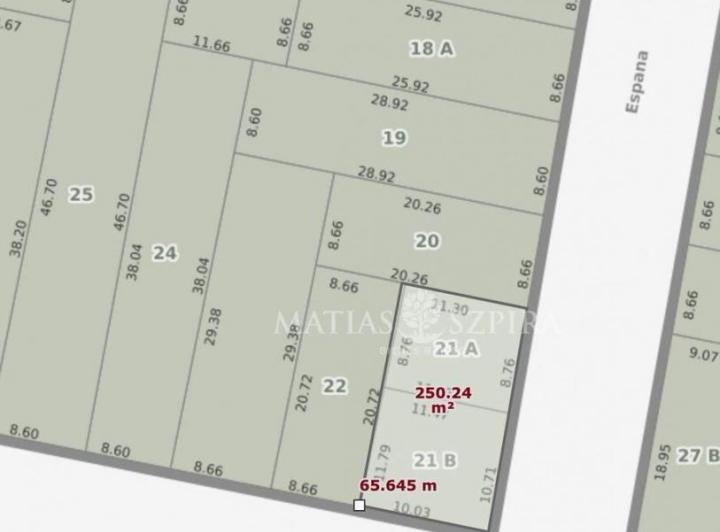 Terreno · 235m²