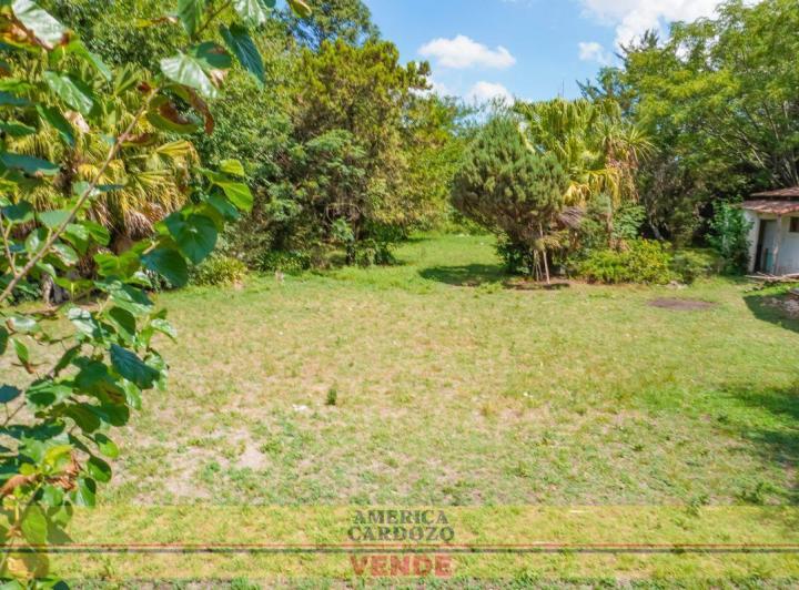 Terreno · 220m²