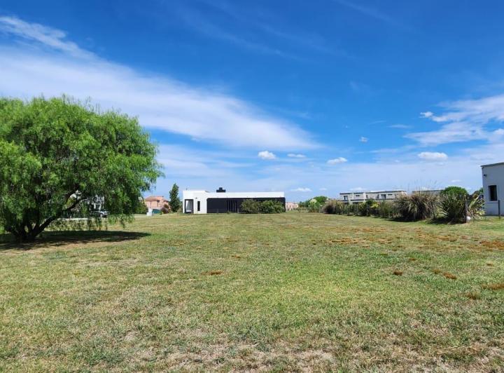 Terreno · 2014m²