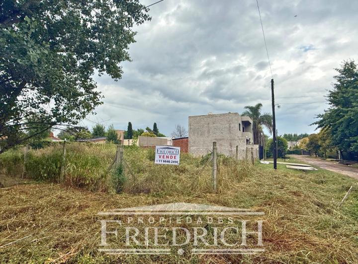 Terreno · 210m²