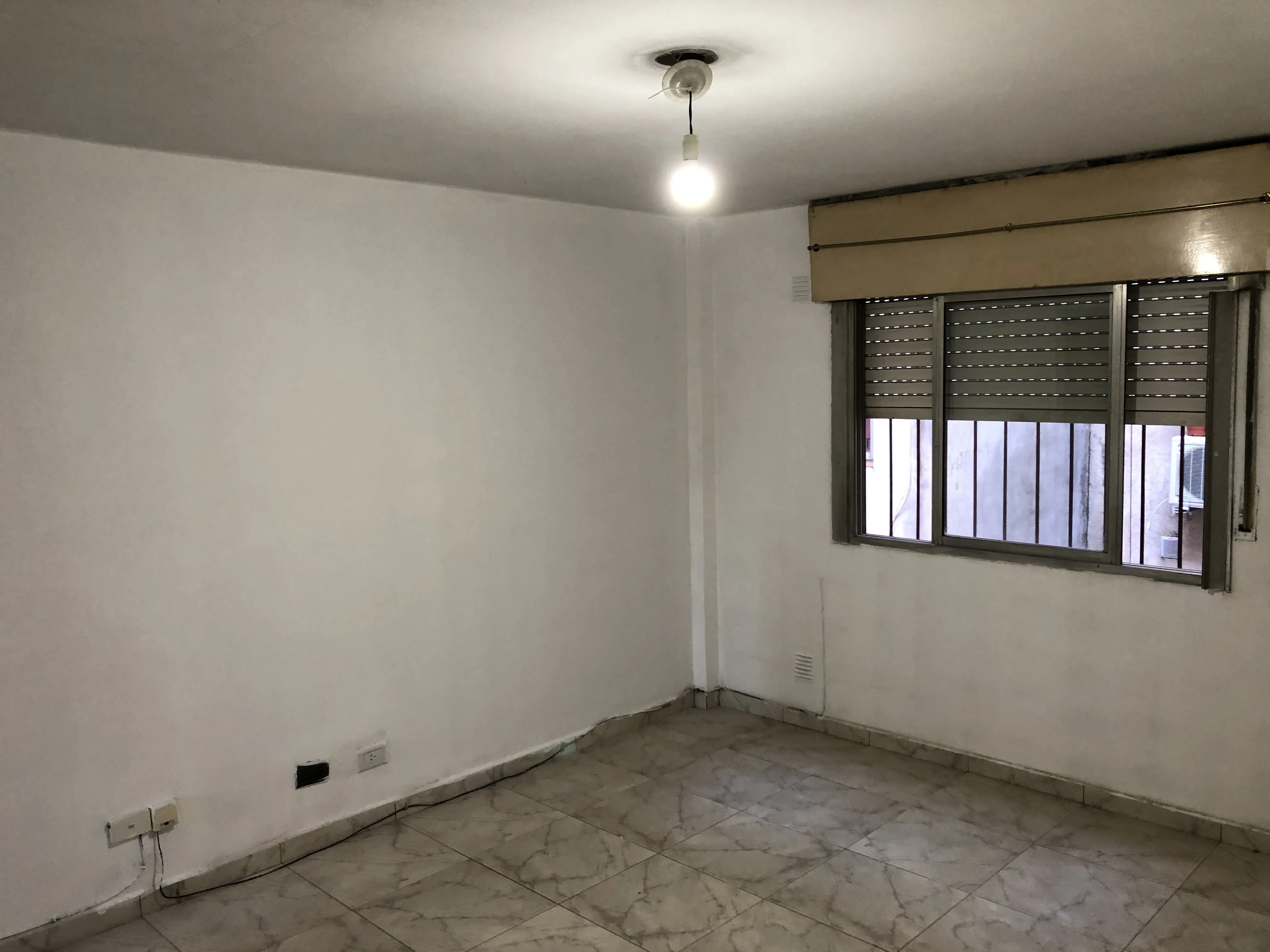 alquilo dpto 1 dorm .- zona proxima patio olmos
