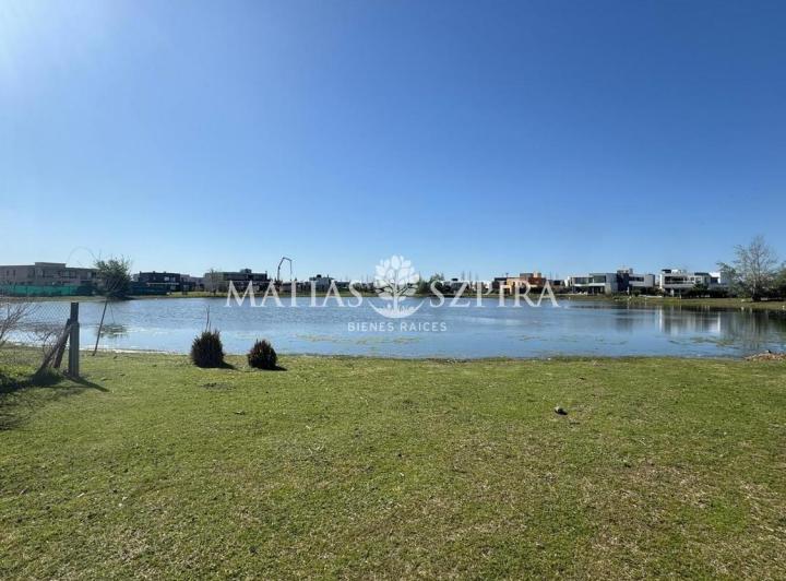 Terreno · 1200m²