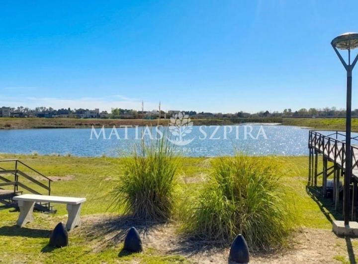 Terreno · 966m²