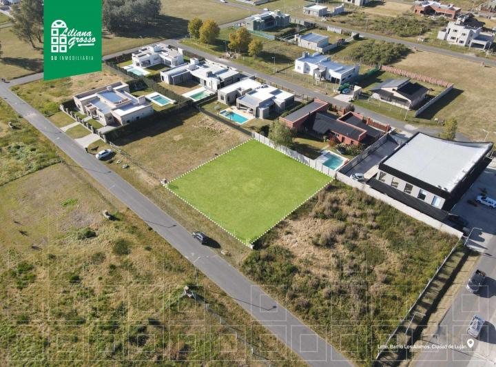 Terreno · 900m²