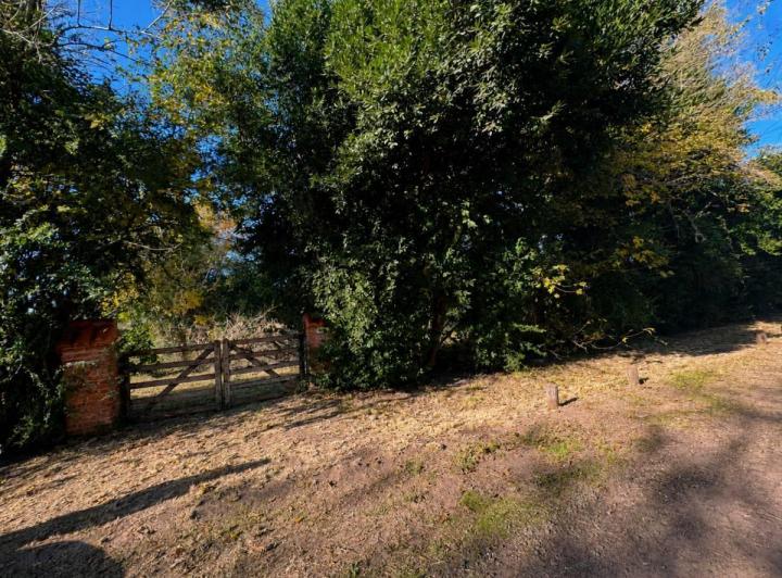 Terreno · 852m²