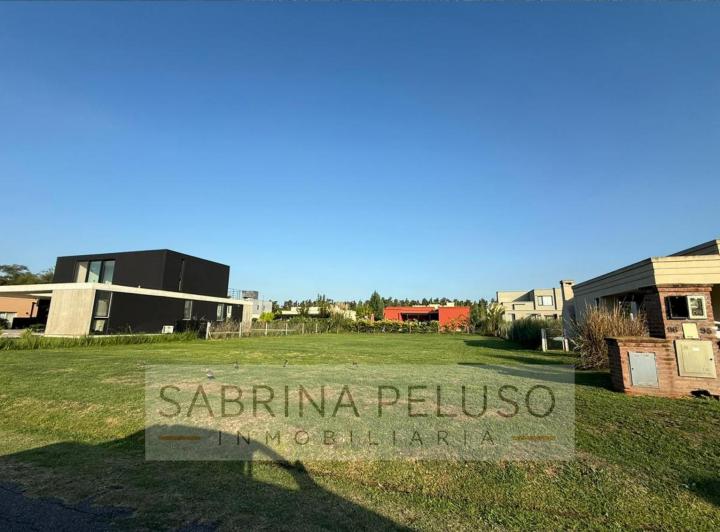 Terreno · 801m²