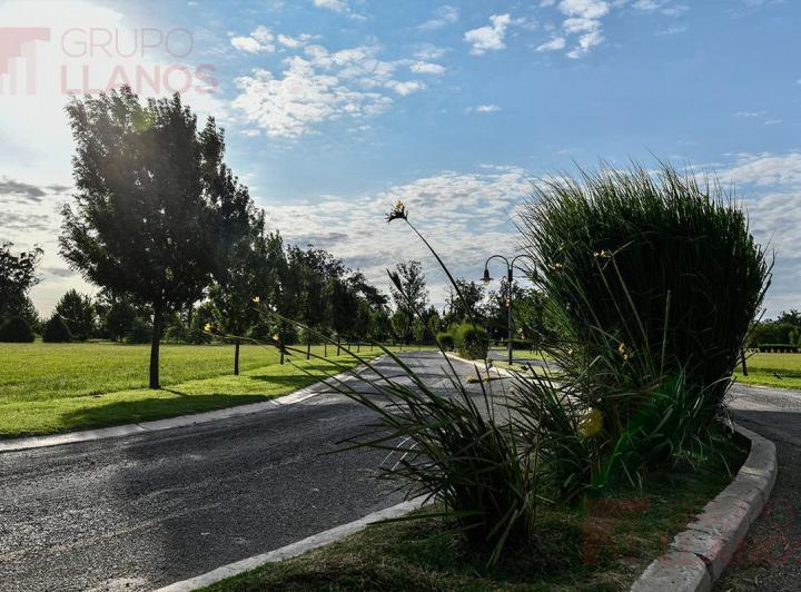 Terreno · 2004m²