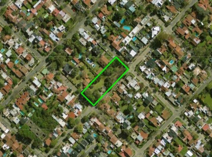 Terreno · 180m²