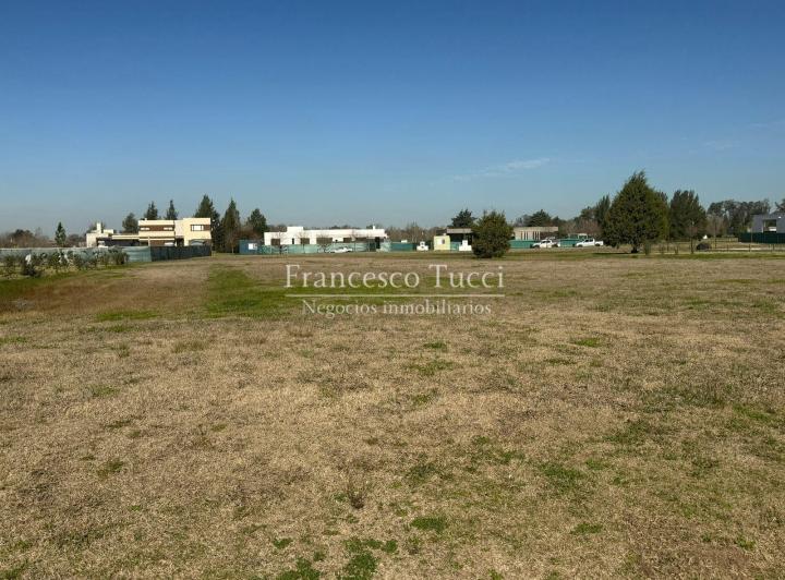 Terreno · 2400m²