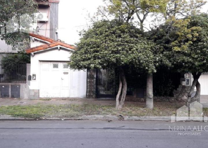 Terreno · 240m² · 3 Ambientes · 1 Cochera