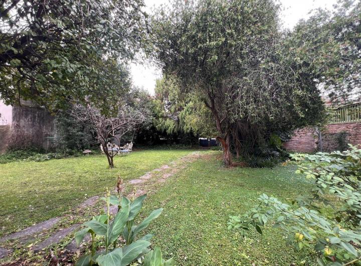 Terreno · 75m² · 3 Ambientes · 10 Cocheras