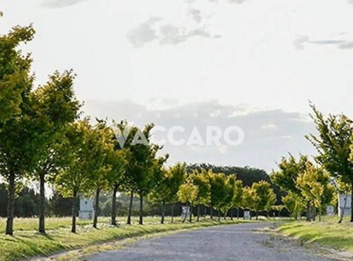Terreno · 2200m²