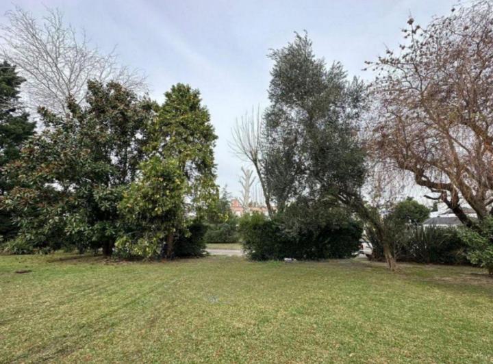 Terreno · 713m²