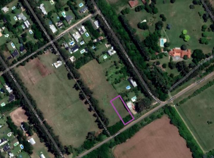 Terreno · 983m²