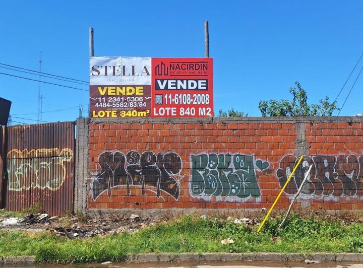 Terreno · 840m²