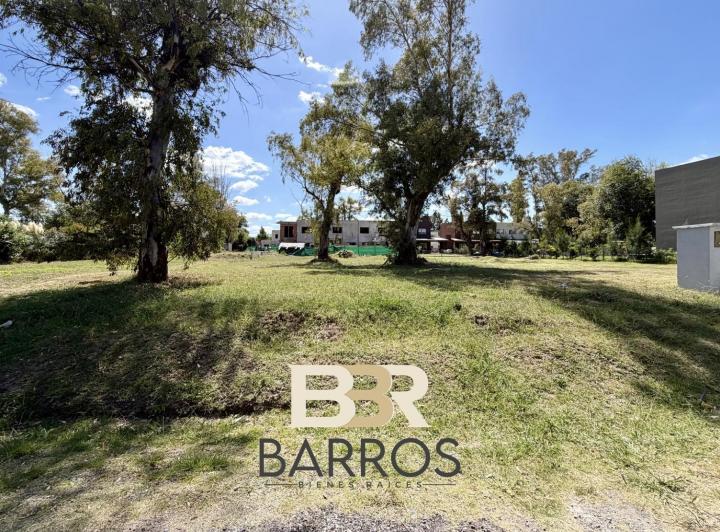 Terreno · 454m²