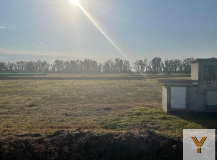 Terreno · 803m²