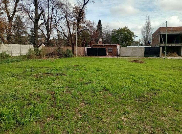 Terreno · 216m²