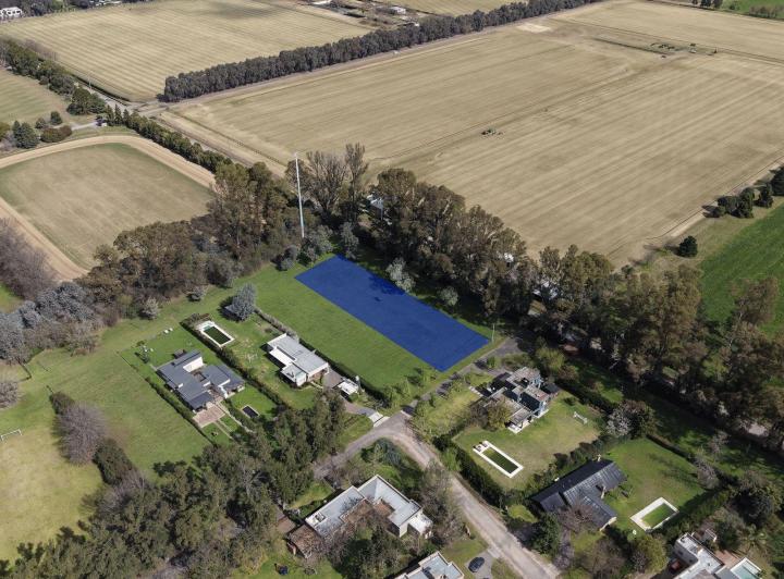 Terreno · 2100m²