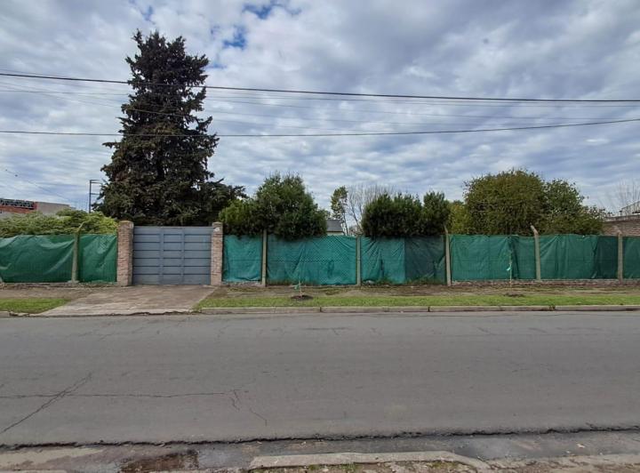 Terreno · 120m² · 2 Dormitorios · 4 Cocheras