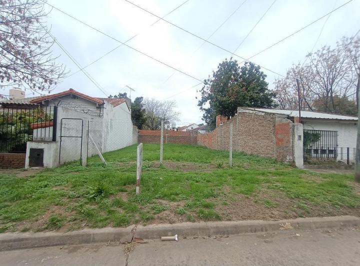 Terreno · 213m²